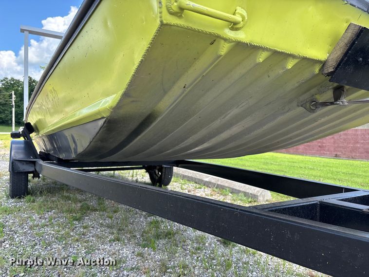 image for item EO4379 1999 Blazer boat