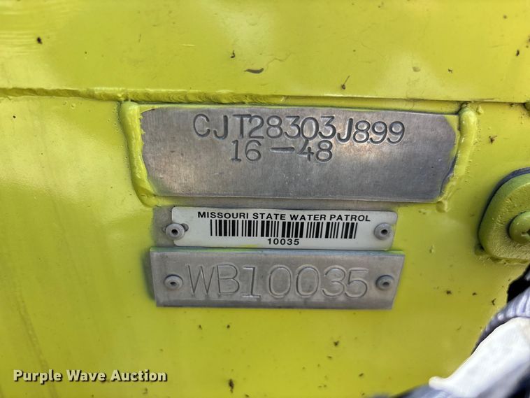 image for item EO4379 1999 Blazer boat