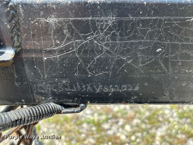 image for item EO4379 1999 Blazer boat