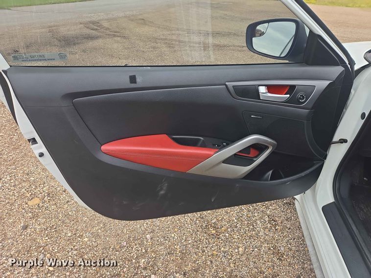image for item ER1762 2016 Hyundai Veloster 
