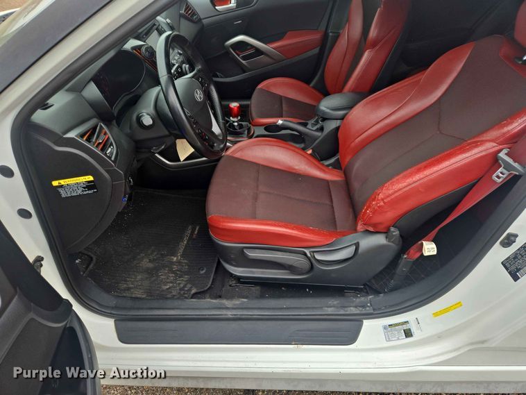 image for item ER1762 2016 Hyundai Veloster 