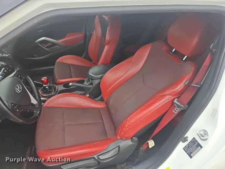 image for item ER1762 2016 Hyundai Veloster 