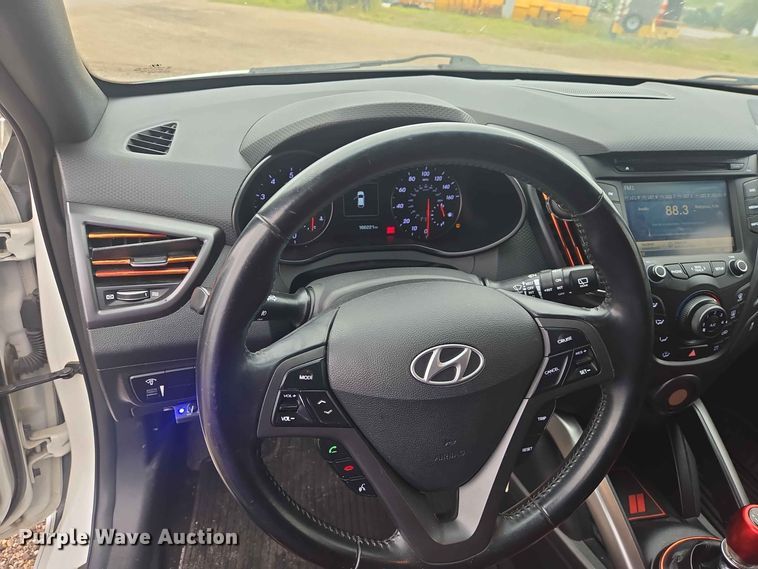 image for item ER1762 2016 Hyundai Veloster 