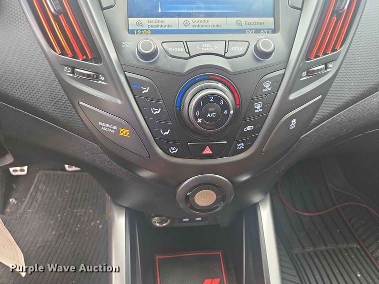 image for item ER1762 2016 Hyundai Veloster 
