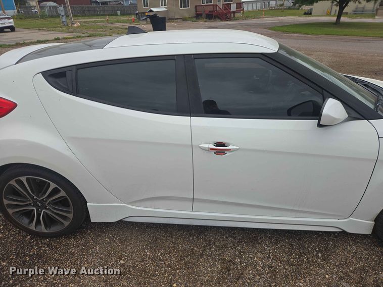 image for item ER1762 2016 Hyundai Veloster 