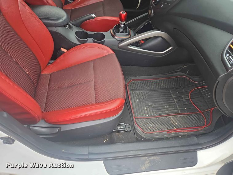 image for item ER1762 2016 Hyundai Veloster 
