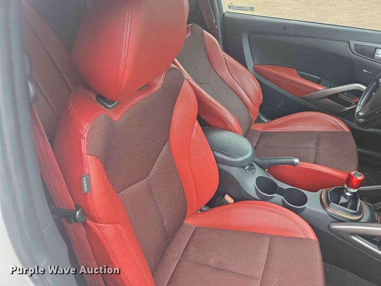 image for item ER1762 2016 Hyundai Veloster 