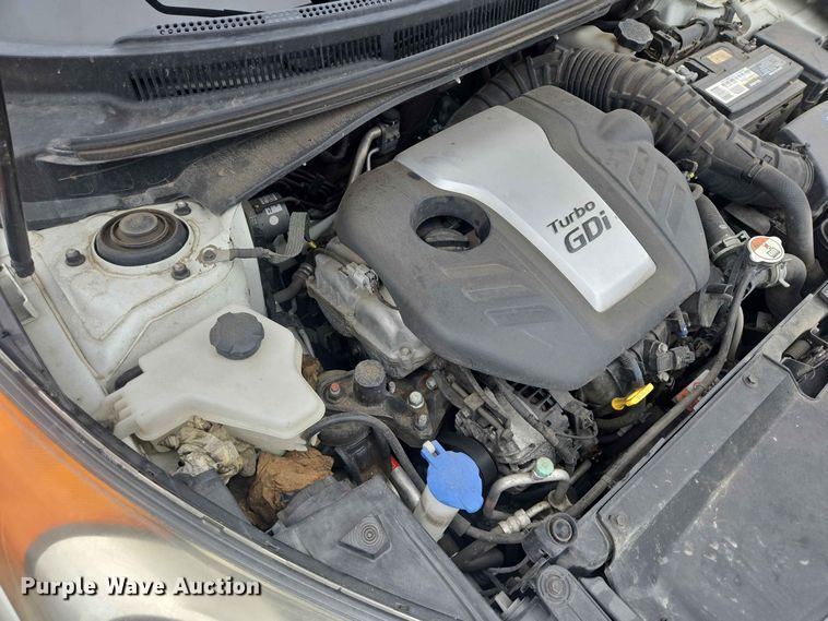 image for item ER1762 2016 Hyundai Veloster 