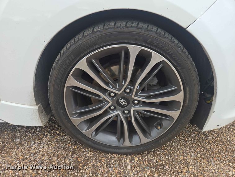 image for item ER1762 2016 Hyundai Veloster 