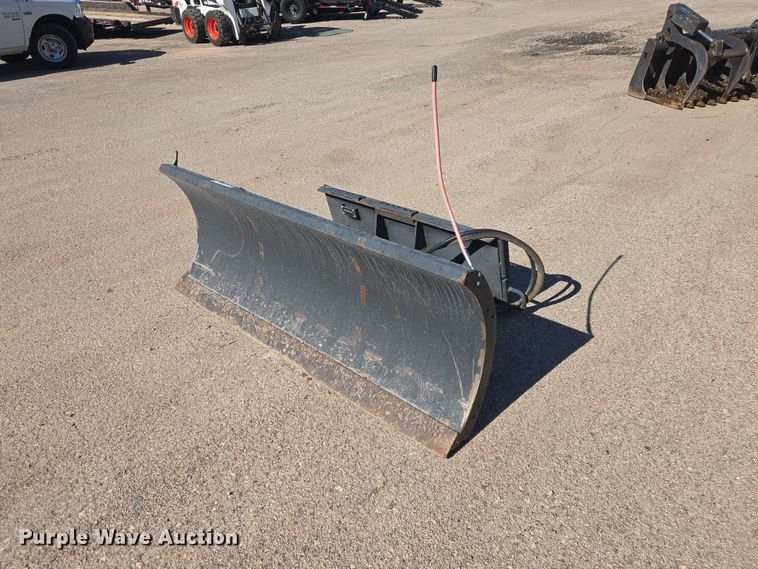image for item ER1767 2010 Bobcat 72 Snow Blade skid steer snow plow