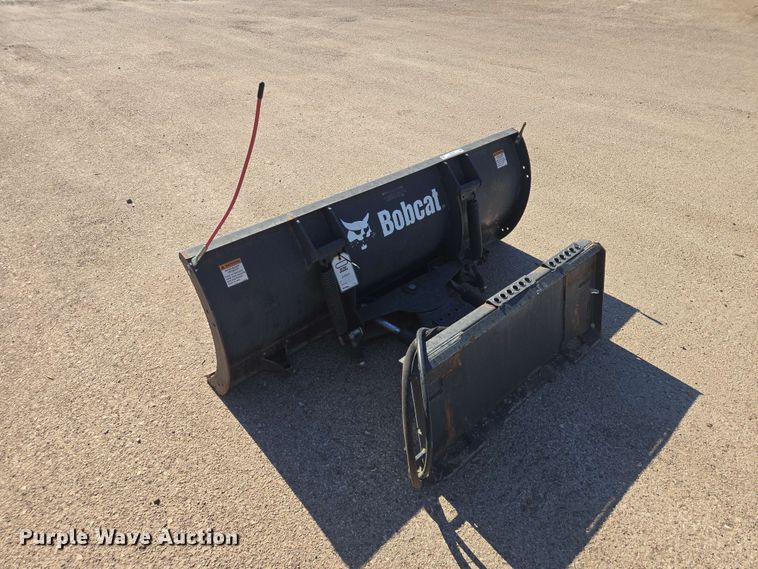 image for item ER1767 2010 Bobcat 72 Snow Blade skid steer snow plow