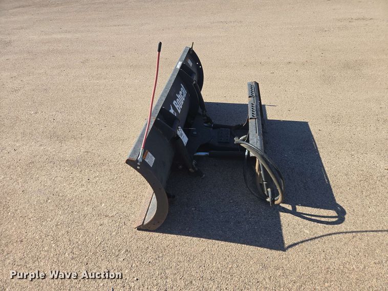 image for item ER1767 2010 Bobcat 72 Snow Blade skid steer snow plow