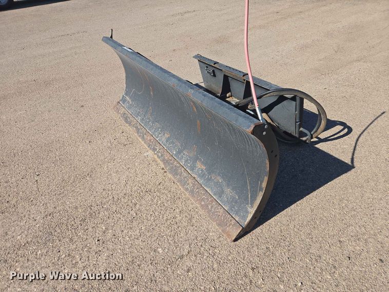 image for item ER1767 2010 Bobcat 72 Snow Blade skid steer snow plow