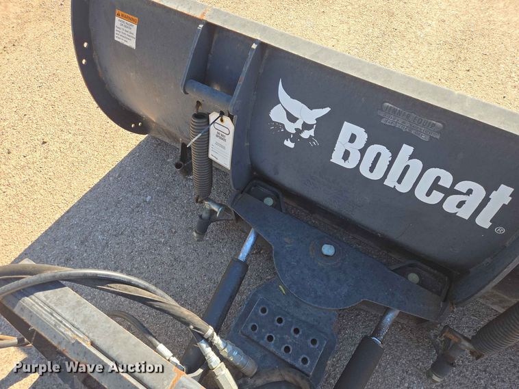 image for item ER1767 2010 Bobcat 72 Snow Blade skid steer snow plow