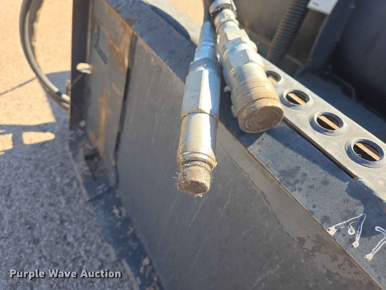 image for item ER1767 2010 Bobcat 72 Snow Blade skid steer snow plow