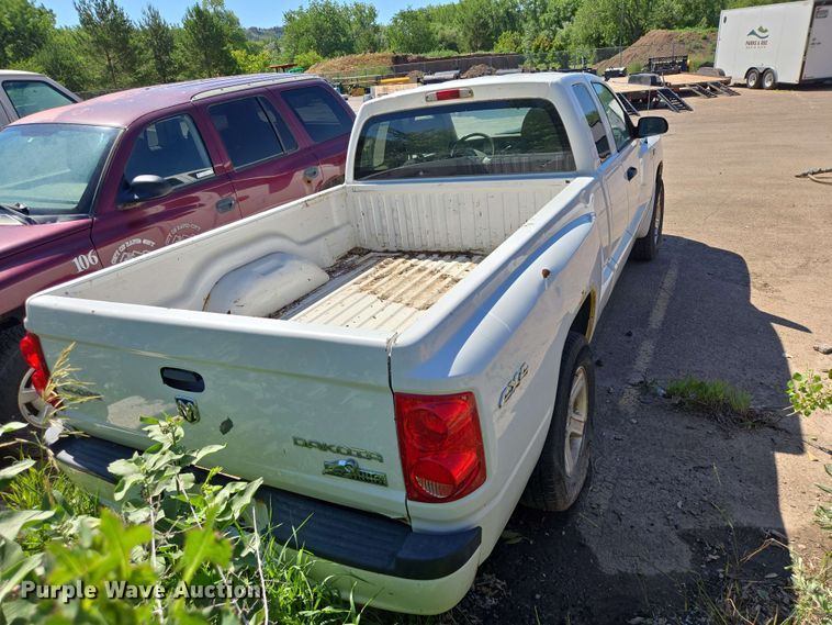 image for item ER1771 2011 Dodge Dakota Ext. Cab pickup truck