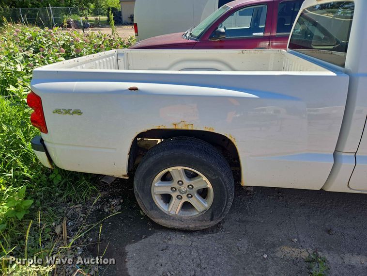 image for item ER1771 2011 Dodge Dakota Ext. Cab pickup truck