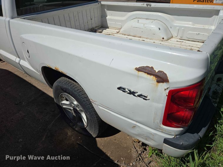 image for item ER1771 2011 Dodge Dakota Ext. Cab pickup truck