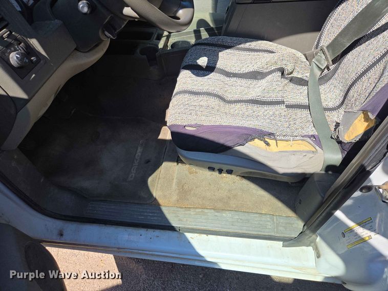 image for item ER1771 2011 Dodge Dakota Ext. Cab pickup truck