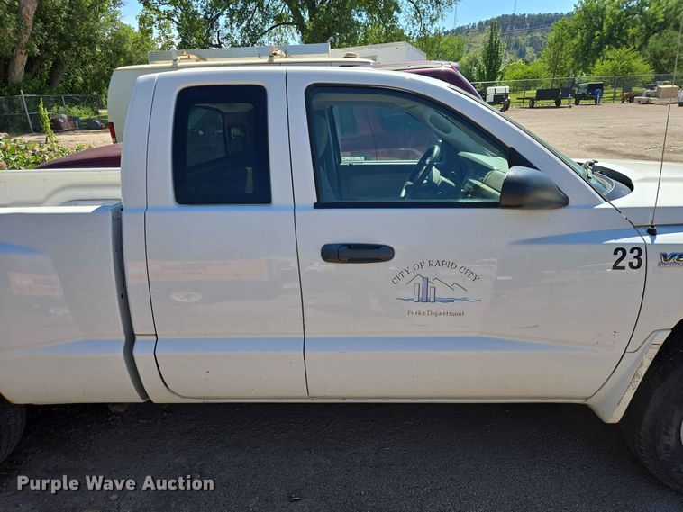 image for item ER1771 2011 Dodge Dakota Ext. Cab pickup truck