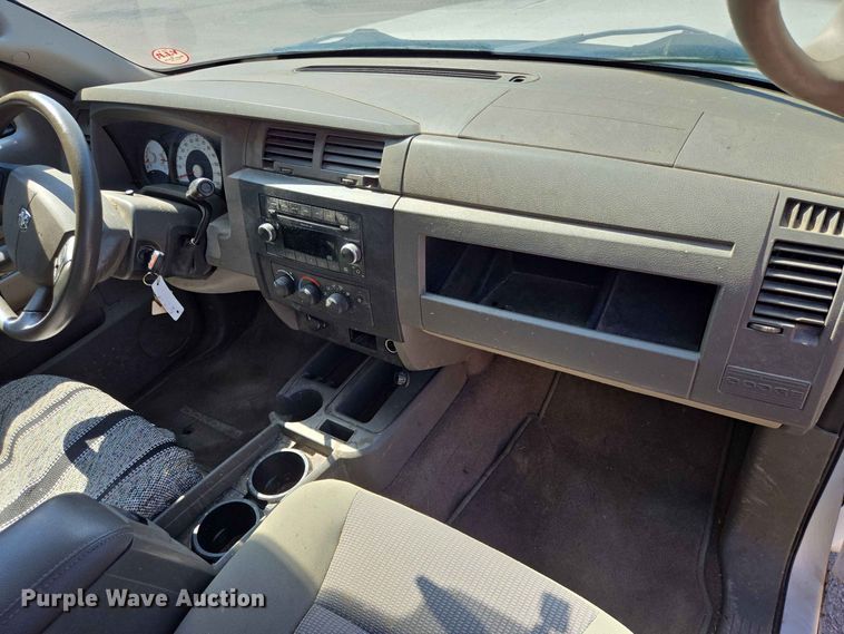 image for item ER1771 2011 Dodge Dakota Ext. Cab pickup truck