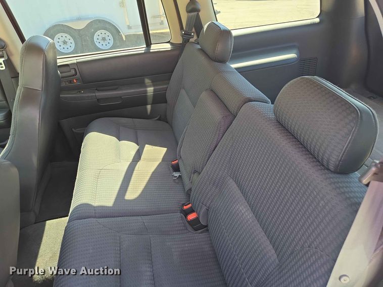 image for item ER1772 2002 Dodge Durango SUV