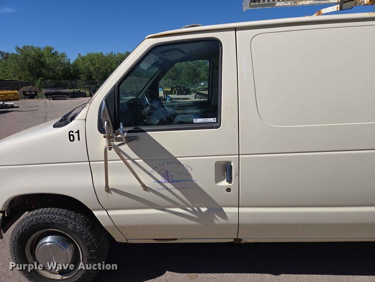 image for item ER1773 1995 Ford E250 van