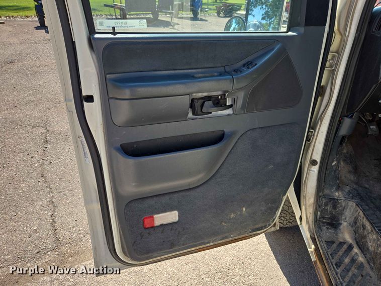 image for item ER1773 1995 Ford E250 van