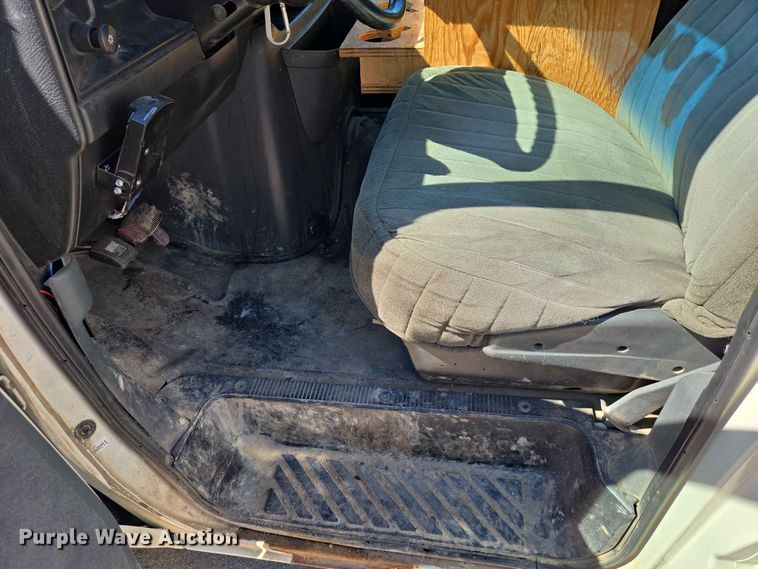 image for item ER1773 1995 Ford E250 van