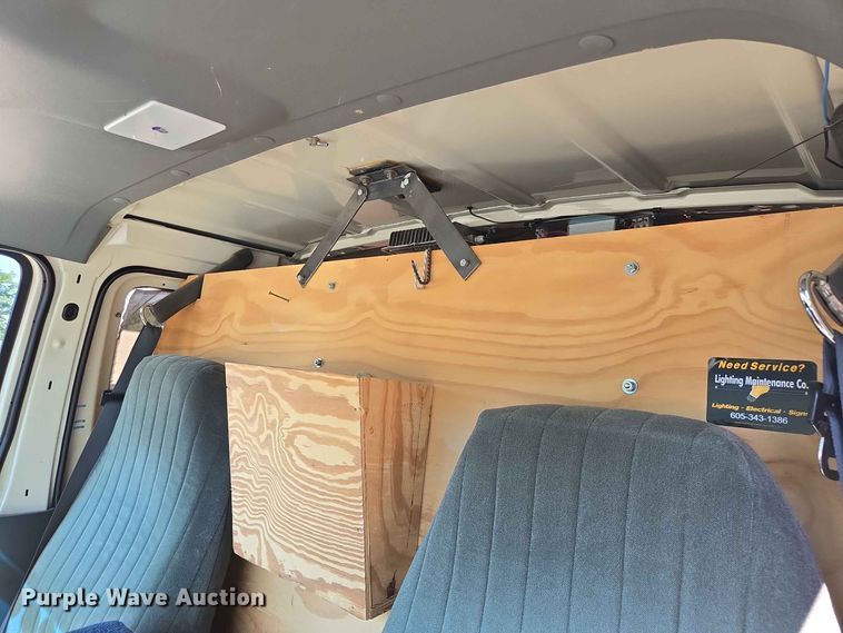 image for item ER1773 1995 Ford E250 van