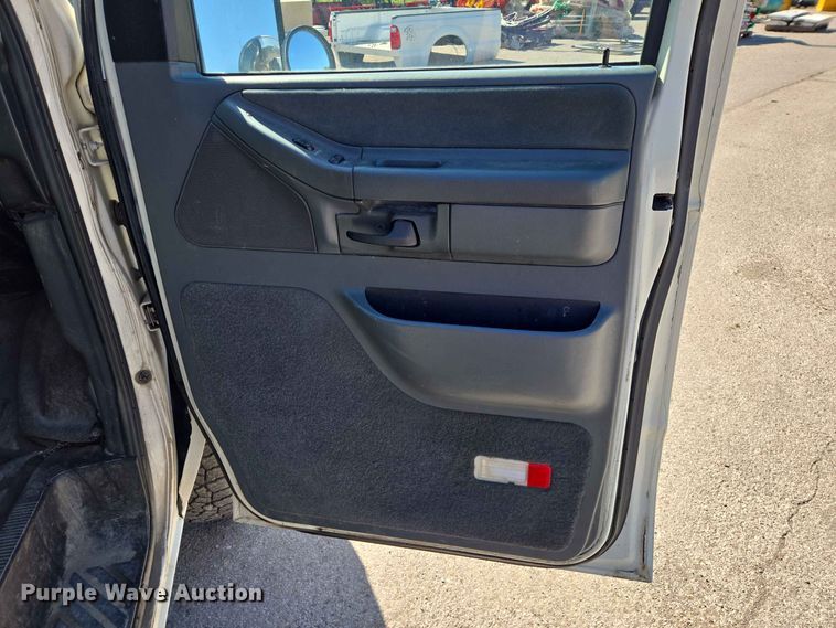 image for item ER1773 1995 Ford E250 van