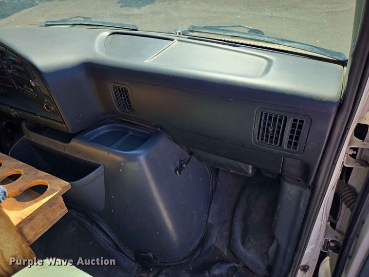 image for item ER1773 1995 Ford E250 van