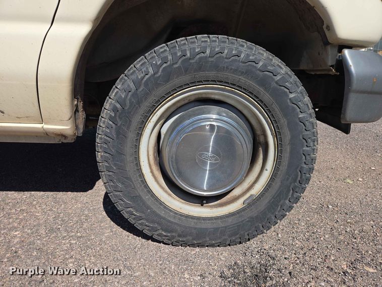 image for item ER1773 1995 Ford E250 van