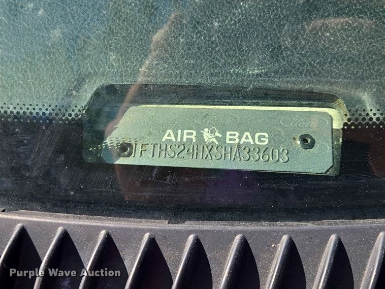 image for item ER1773 1995 Ford E250 van