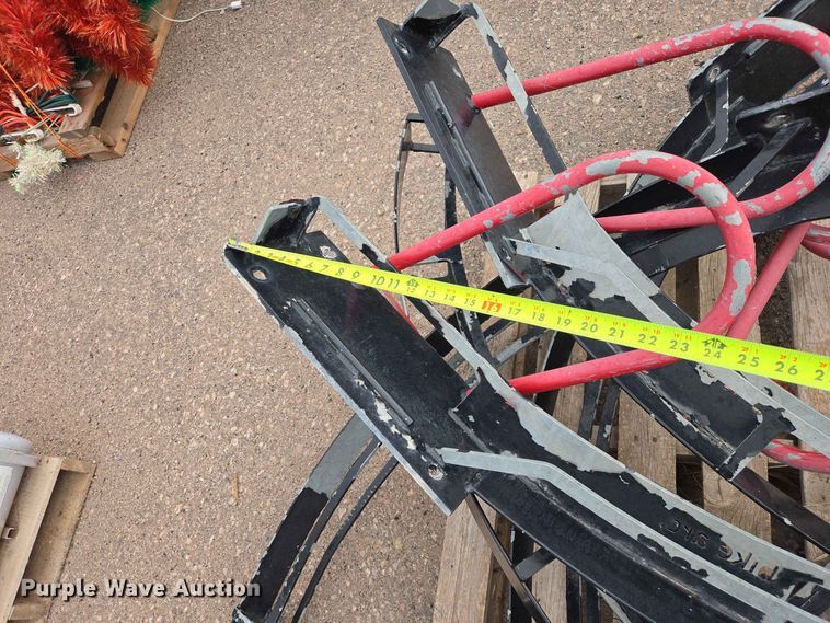 image for item ER1776 (8) Bike Arc bikes rakes