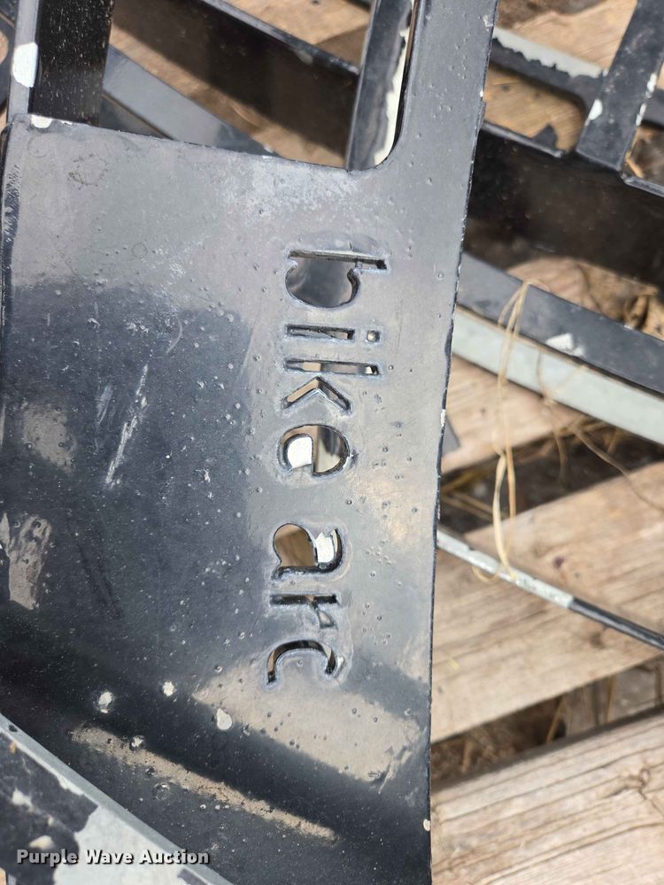 image for item ER1776 (8) Bike Arc bikes rakes