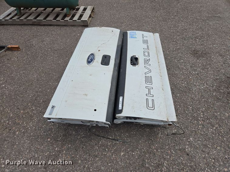 image for item ER1780 4 pickup tailgates