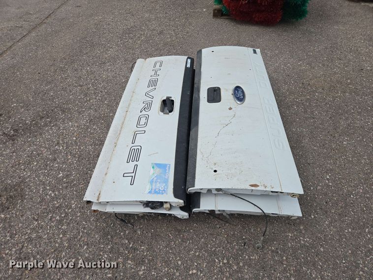 image for item ER1780 4 pickup tailgates