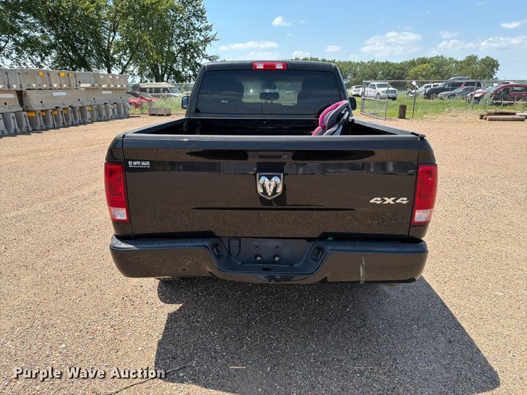 image for item ER1823 2018 RAM 1500 Ext. Cab pickup truck