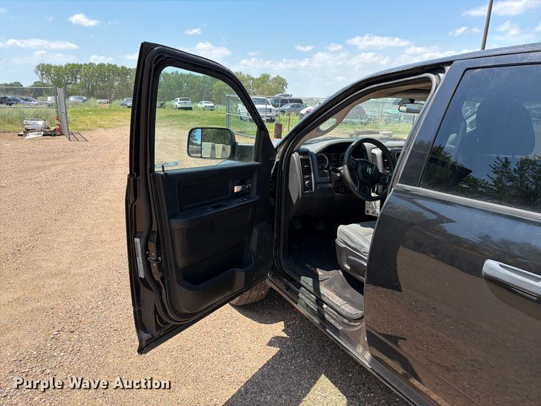 image for item ER1823 2018 RAM 1500 Ext. Cab pickup truck