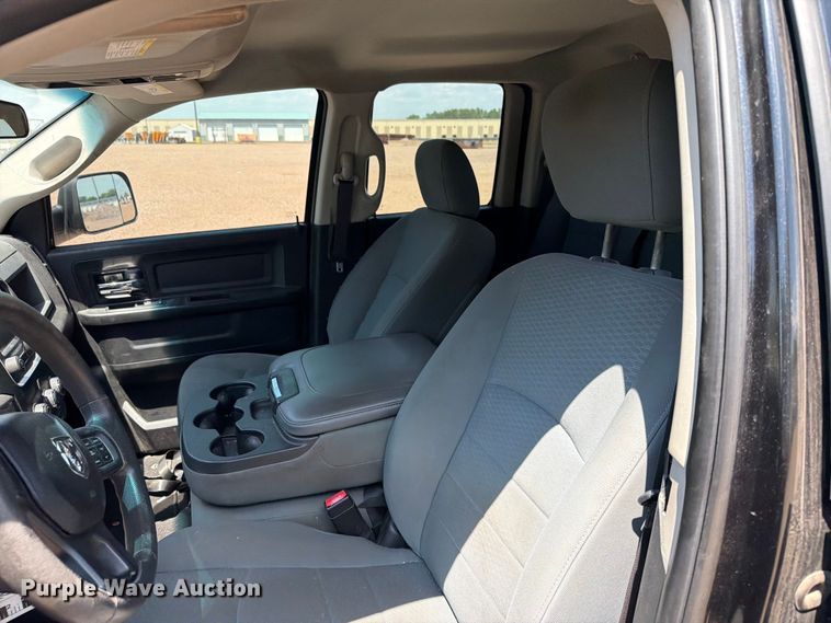 image for item ER1823 2018 RAM 1500 Ext. Cab pickup truck