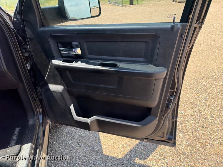 image for item ER1823 2018 RAM 1500 Ext. Cab pickup truck