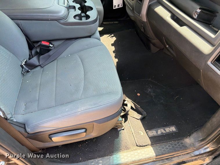 image for item ER1823 2018 RAM 1500 Ext. Cab pickup truck