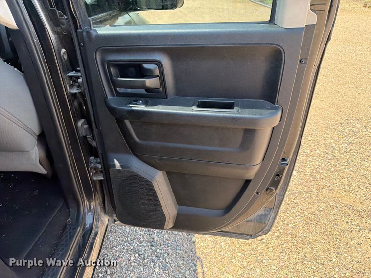 image for item ER1823 2018 RAM 1500 Ext. Cab pickup truck