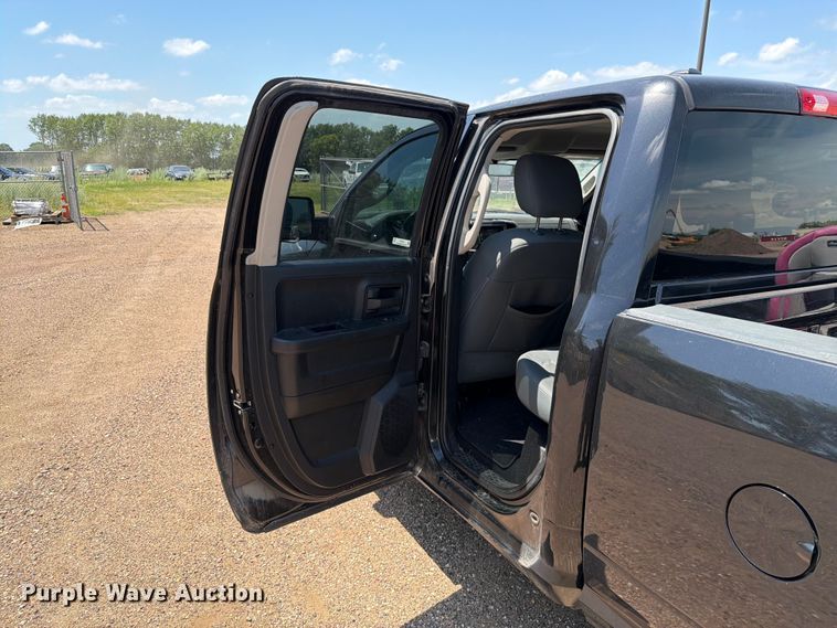 image for item ER1823 2018 RAM 1500 Ext. Cab pickup truck