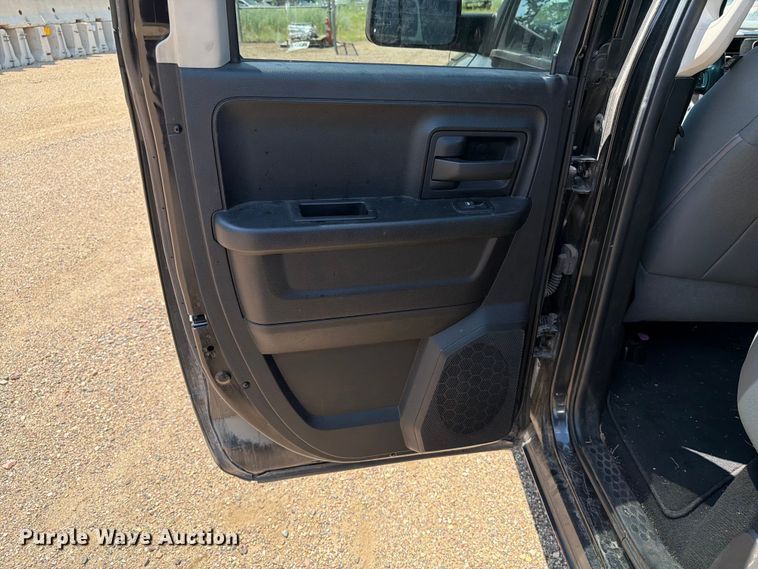 image for item ER1823 2018 RAM 1500 Ext. Cab pickup truck