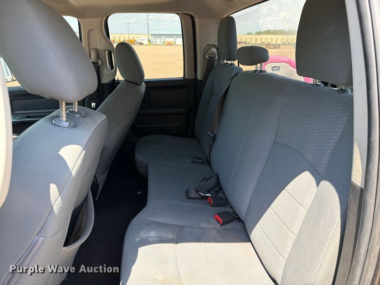 image for item ER1823 2018 RAM 1500 Ext. Cab pickup truck