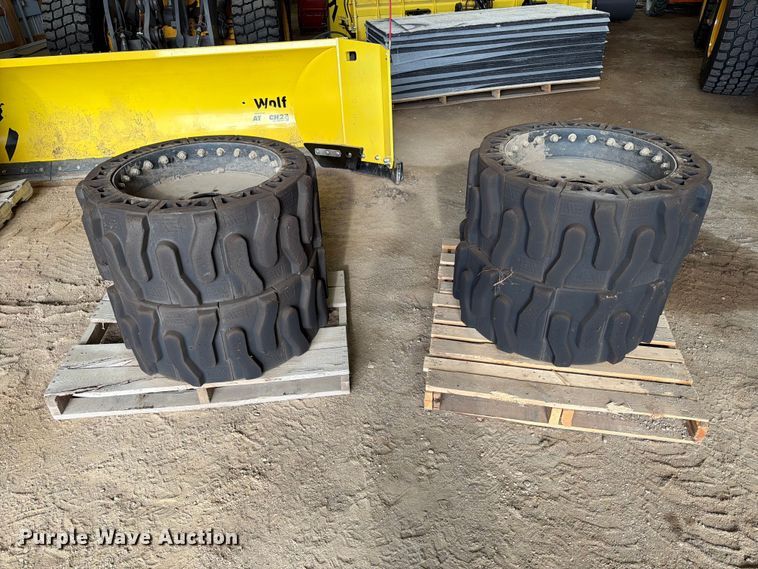 image for item ER1857 Evolution Wheel 14x17.5 skid steer tires