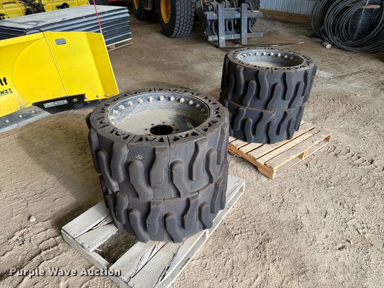 image for item ER1857 Evolution Wheel 14x17.5 skid steer tires