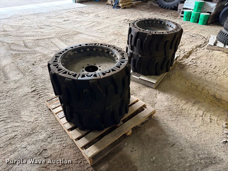 image for item ER1857 Evolution Wheel 14x17.5 skid steer tires